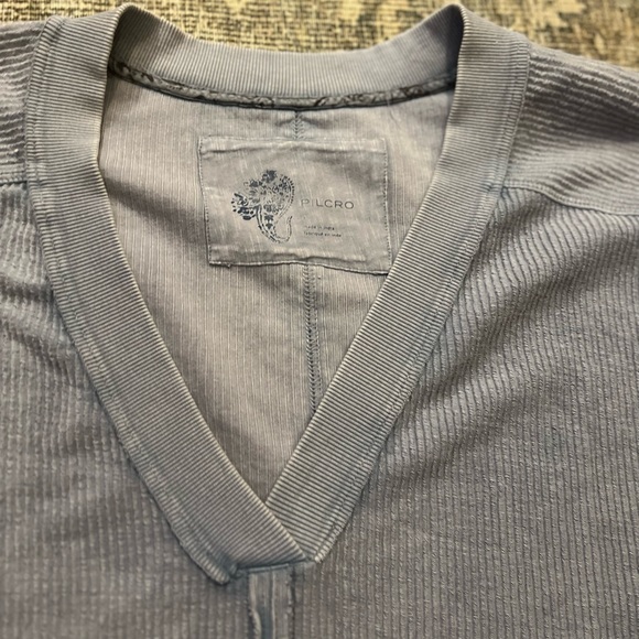 Pilcro Textured V-Neck Top XS - Picture 4 of 10